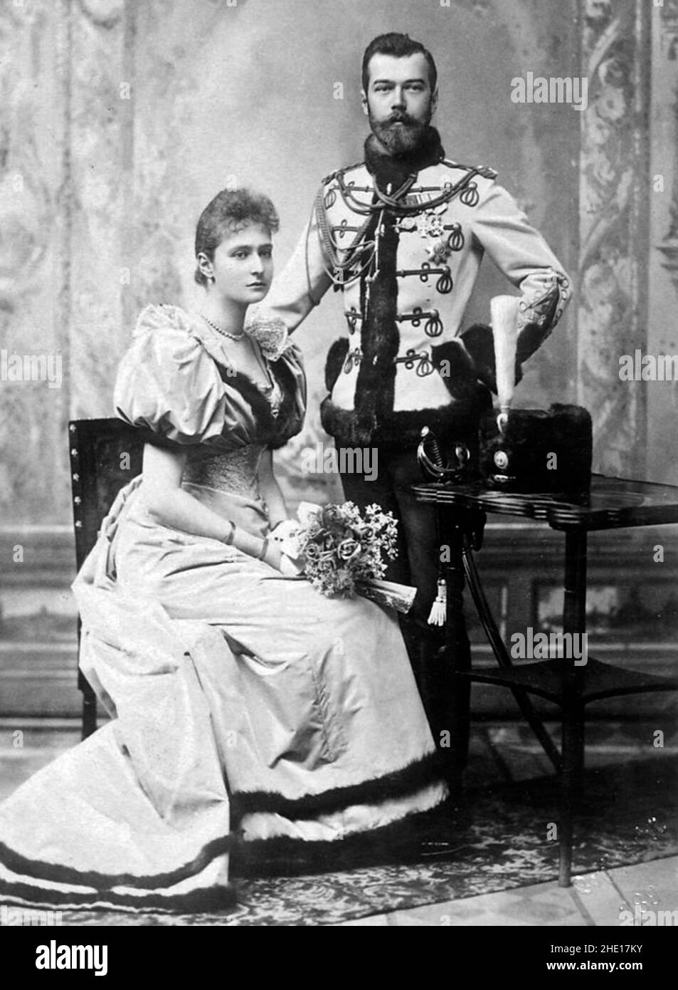 Die Romanow-Dynastie - das offizielle Verlobungsfoto von Zar Nikolaus II. Und Alexandra Feodorovna (Prinzessin Alix von Hessen und am Rhein) im Jahr 1894. Stockfoto