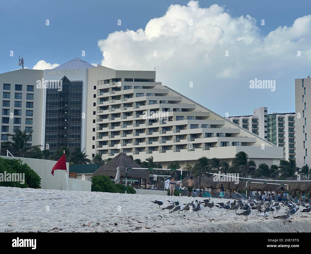 Cancun, Quintana Roo, Mexiko - 18. Dezember 2021: Iberostar Resort in Cancun. Luxuriöses All-Inclusive-Resort in Cancuns Hotelzone. Stockfoto