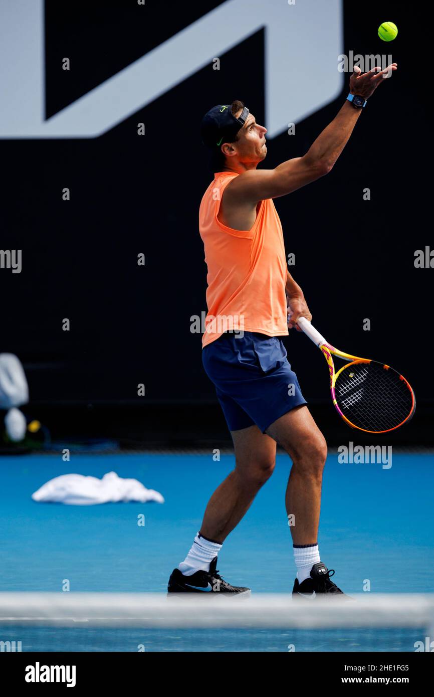 RAFAEL NADAL (ESP) übt am 3. Platz bei den Australian Open 2022 am Samstag, den 2022. Januar im Melbourne Park Stockfoto