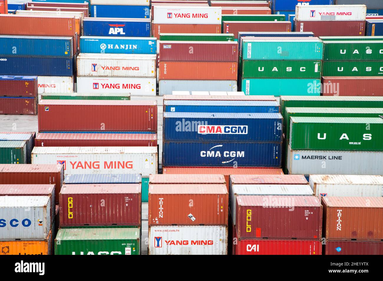 Istanbul, Türkei - 03-21-2013:Container Stack, Haydarpasa Hafen in Istanbul Stockfoto