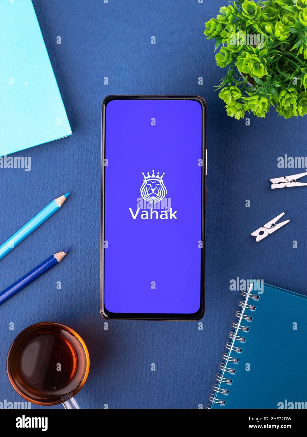 West Bangal, Indien - 15. Dezember 2021 : Vahak-Logo auf Telefonbildschirm Stock Bild. Stockfoto