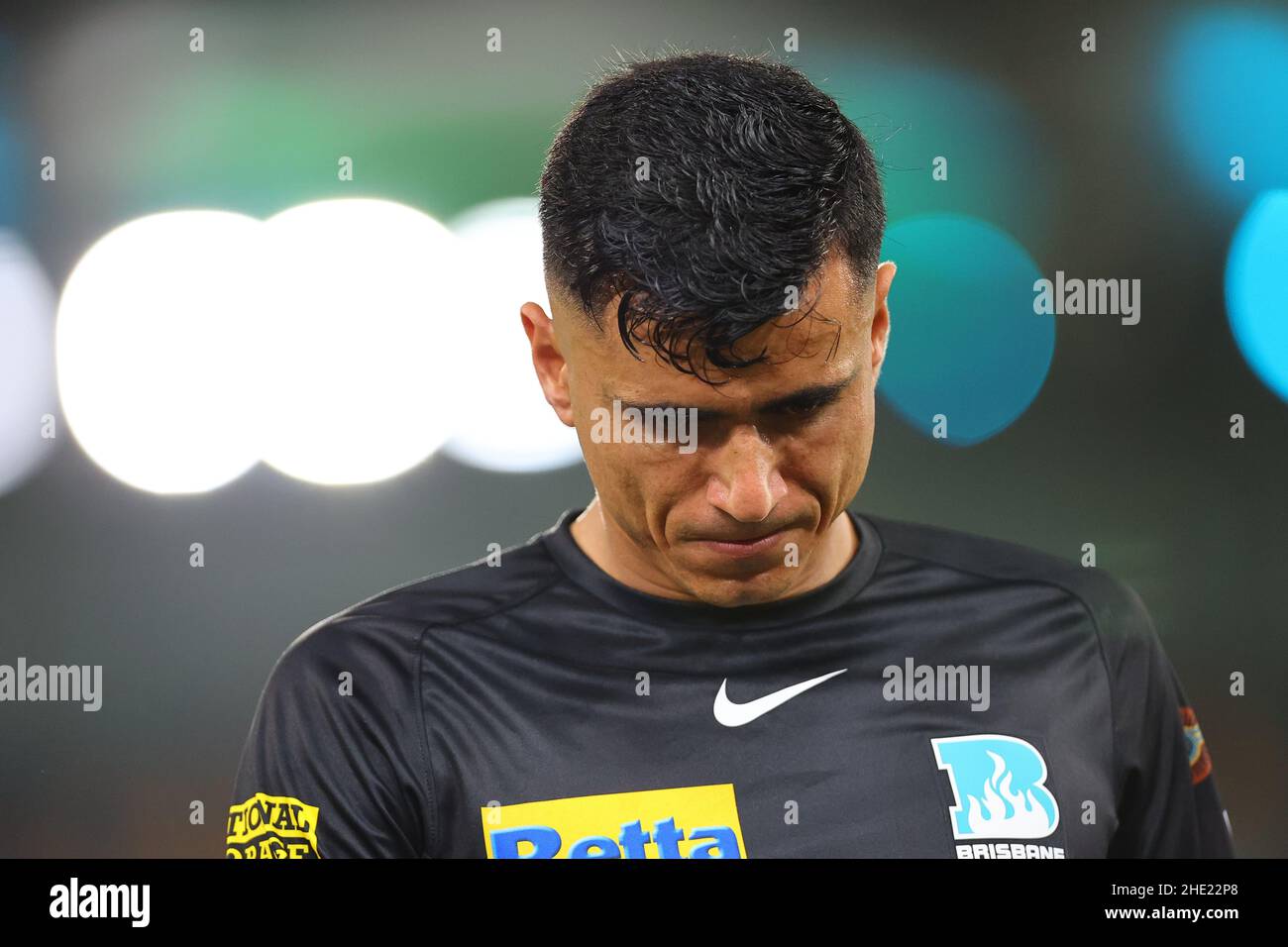 Brisbane, Großbritannien. 08th Januar 2022. Mujeeb Ur Rahman von der Brisbane Heat sieht niedergeschlagen aus Credit: News Images /Alamy Live News Stockfoto