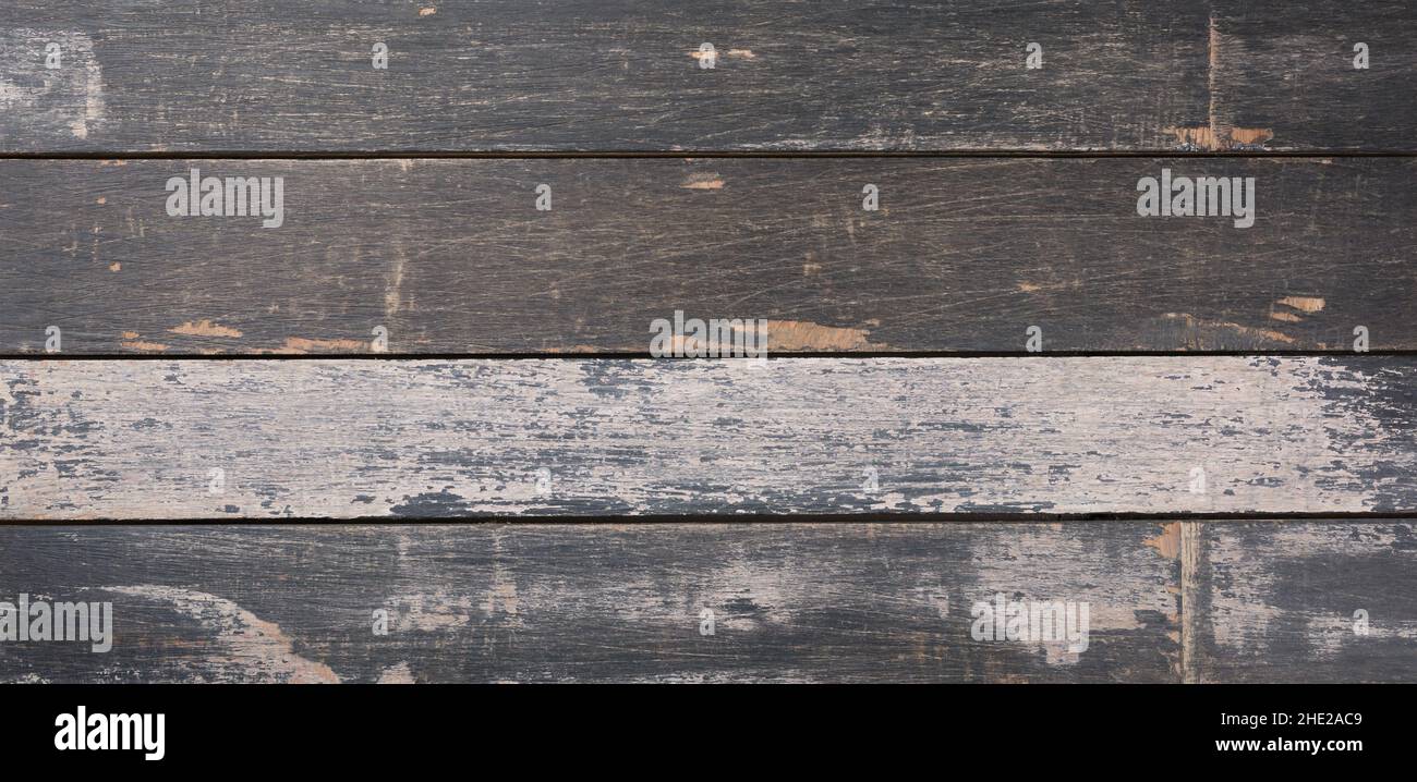 Verwitterte graue und weiße Tischplatte aus Holz, Foto-Hintergrund, leere neutrale Ton Planken Vollformat Hintergrund, Draufsicht Stockfoto