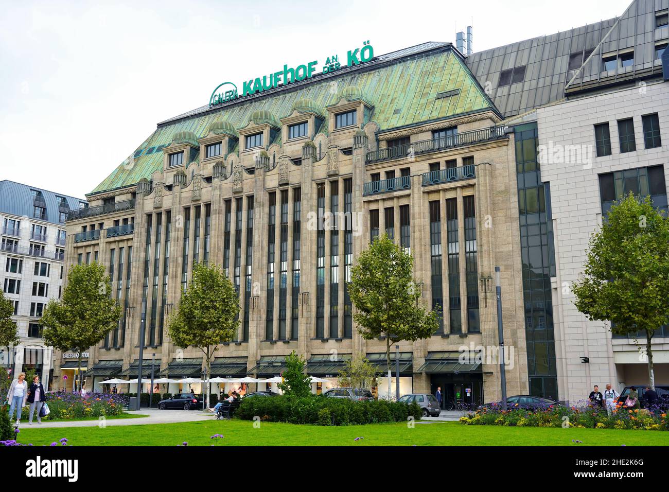 Das beeindruckende Jugendstilgebäude des alteingesessenen Kaufhauses 'Kaufhof an der Kö', erbaut 1907 - 1909. „Kö“ bezieht sich auf „Königsallee“. Stockfoto