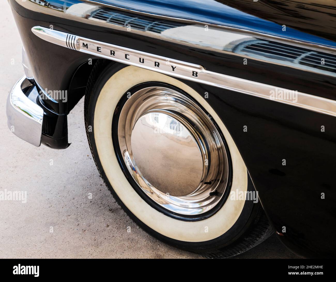 Wunderschön restauriertes schwarzes Mercury Automobil; Green River; Utah; USA Stockfoto