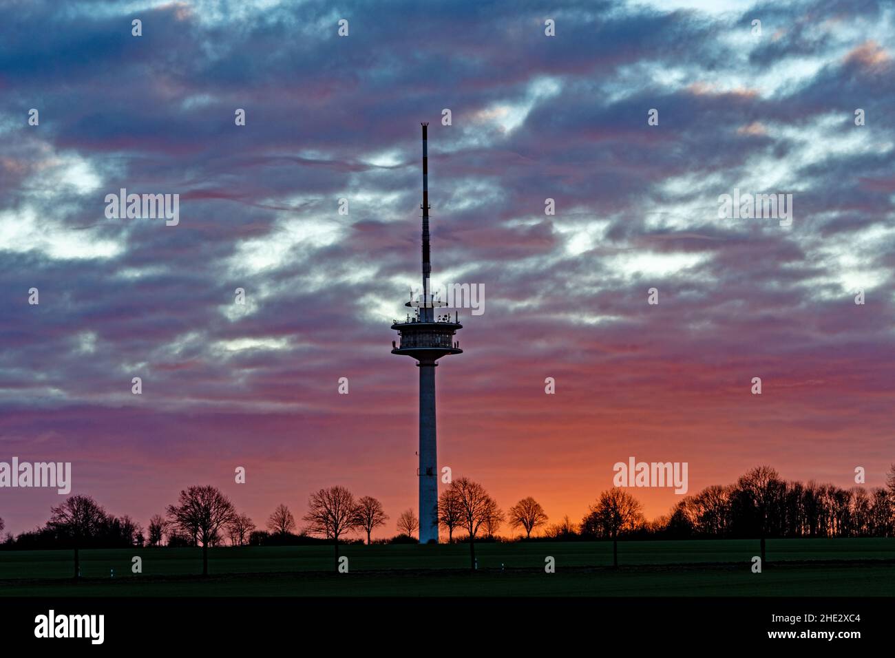 Am Fernsehturm geht die Sonne auf Stockfoto