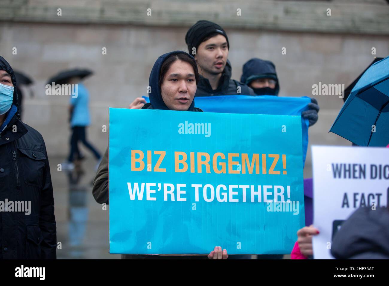 London, England, Großbritannien. 8th Januar 2022. Kasachen in London protestieren auf dem Trafalgar Square in Solidarität mit den Demonstranten in Kasachstan. (Bild: © Tayfun Salci/ZUMA Press Wire) Bild: ZUMA Press, Inc./Alamy Live News Stockfoto London, England, Großbritannien. 8th Januar 2022. Kasachen in London protestieren auf dem Trafalgar Square in Solidarität mit den Demonstranten in Kasachstan. (Bild: © Tayfun Salci/ZUMA Press Wire) Bild: ZUMA Press, Inc./Alamy Live News Stockfoto