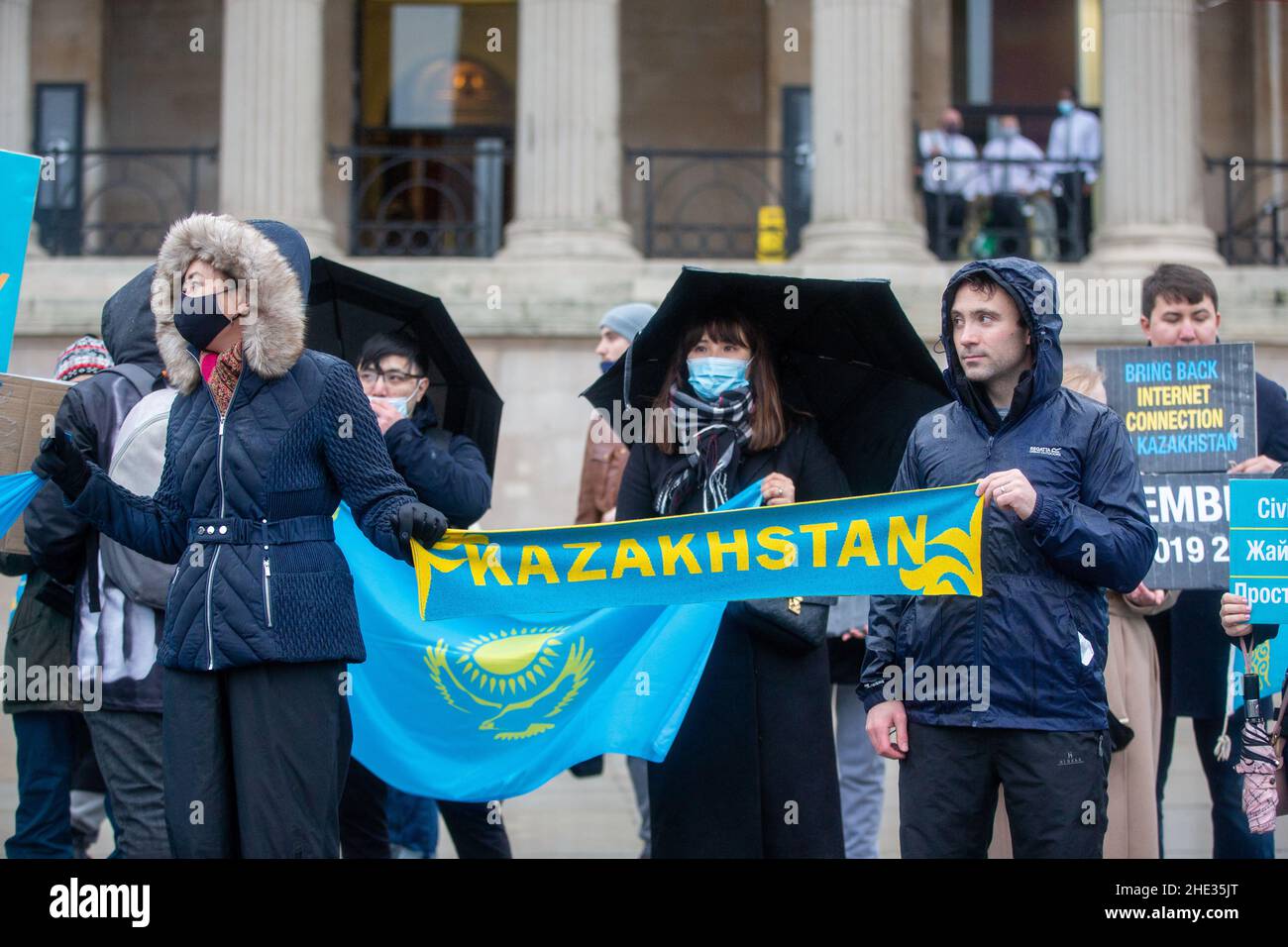 London, England, Großbritannien. 8th Januar 2022. Kasachen in London protestieren auf dem Trafalgar Square in Solidarität mit den Demonstranten in Kasachstan. (Bild: © Tayfun Salci/ZUMA Press Wire) Bild: ZUMA Press, Inc./Alamy Live News Stockfoto London, England, Großbritannien. 8th Januar 2022. Kasachen in London protestieren auf dem Trafalgar Square in Solidarität mit den Demonstranten in Kasachstan. (Bild: © Tayfun Salci/ZUMA Press Wire) Bild: ZUMA Press, Inc./Alamy Live News Stockfoto