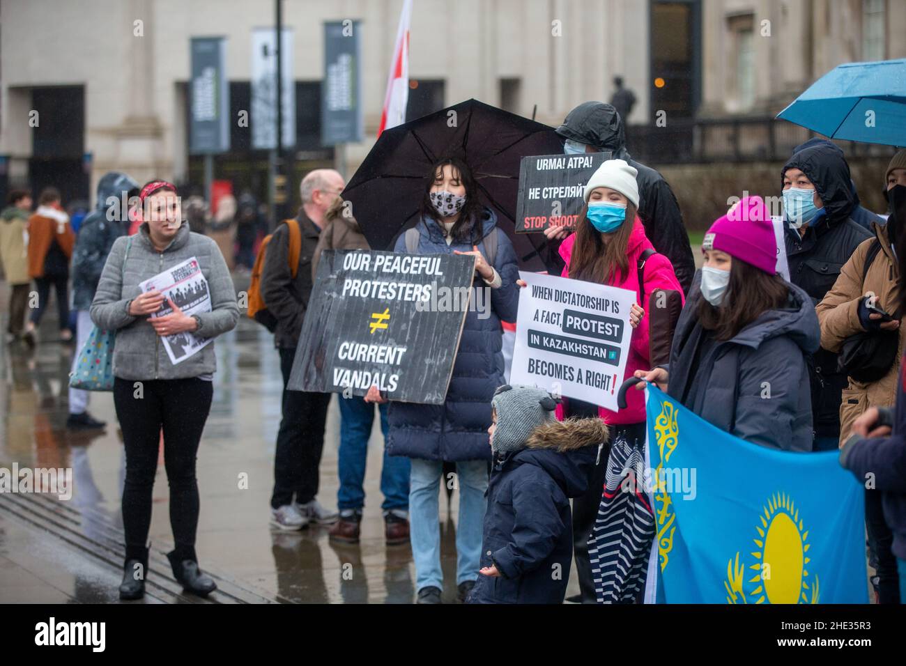 London, England, Großbritannien. 8th Januar 2022. Kasachen in London protestieren auf dem Trafalgar Square in Solidarität mit den Demonstranten in Kasachstan. (Bild: © Tayfun Salci/ZUMA Press Wire) Bild: ZUMA Press, Inc./Alamy Live News Stockfoto London, England, Großbritannien. 8th Januar 2022. Kasachen in London protestieren auf dem Trafalgar Square in Solidarität mit den Demonstranten in Kasachstan. (Bild: © Tayfun Salci/ZUMA Press Wire) Bild: ZUMA Press, Inc./Alamy Live News Stockfoto