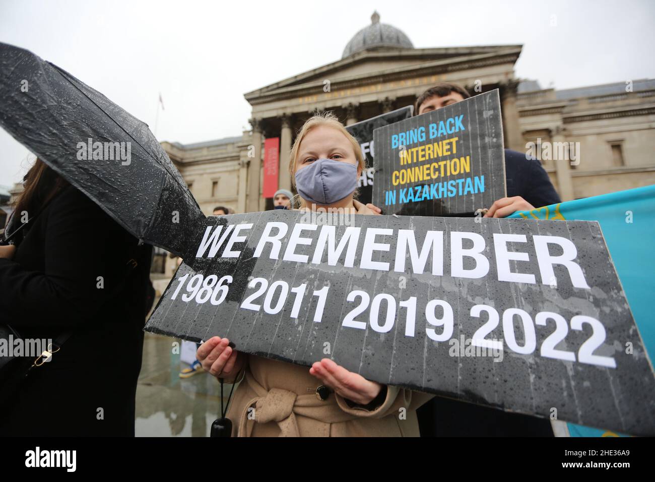 London, England, Großbritannien. 8th Januar 2022. Kasachen in London protestieren auf dem Trafalgar Square in Solidarität mit den Demonstranten in Kasachstan. (Bild: © Tayfun Salci/ZUMA Press Wire) Bild: ZUMA Press, Inc./Alamy Live News Stockfoto London, England, Großbritannien. 8th Januar 2022. Kasachen in London protestieren auf dem Trafalgar Square in Solidarität mit den Demonstranten in Kasachstan. (Bild: © Tayfun Salci/ZUMA Press Wire) Bild: ZUMA Press, Inc./Alamy Live News Stockfoto