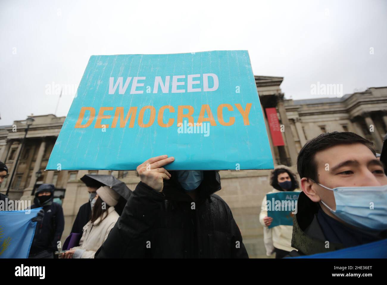 London, England, Großbritannien. 8th Januar 2022. Kasachen in London protestieren auf dem Trafalgar Square in Solidarität mit den Demonstranten in Kasachstan. (Bild: © Tayfun Salci/ZUMA Press Wire) Bild: ZUMA Press, Inc./Alamy Live News Stockfoto London, England, Großbritannien. 8th Januar 2022. Kasachen in London protestieren auf dem Trafalgar Square in Solidarität mit den Demonstranten in Kasachstan. (Bild: © Tayfun Salci/ZUMA Press Wire) Bild: ZUMA Press, Inc./Alamy Live News Stockfoto