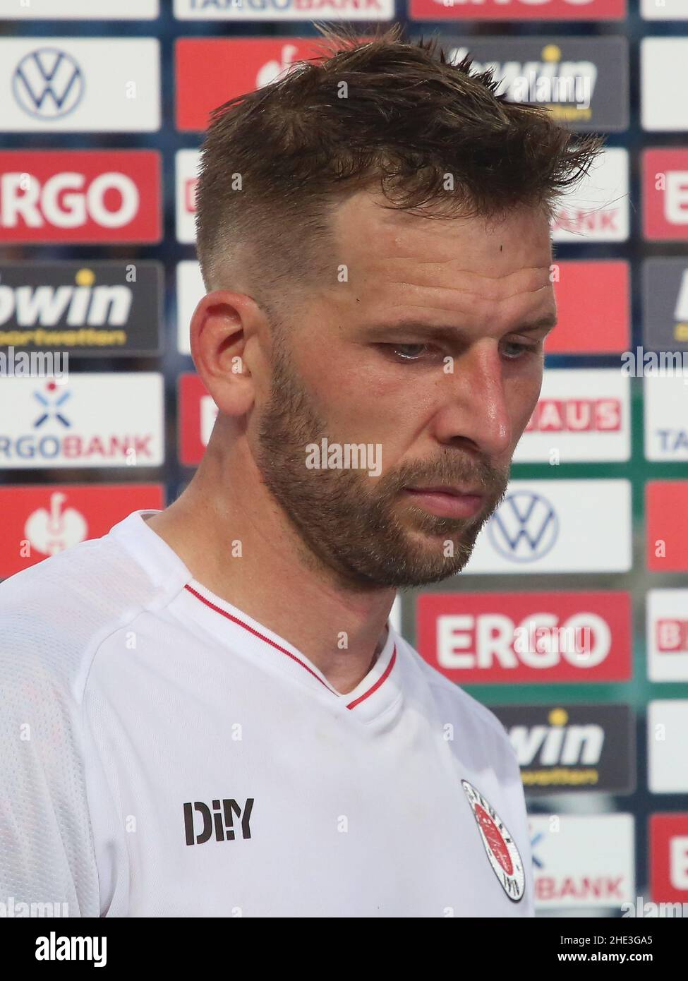 Österreichischer Fußballer Guido Burgstaller FC St. Pauli Fußball DFB Pokal 1st Main Round Season 2021-2022 1. FC Magdeburg vs. FC St. Pauli in der MDCC Arena Stockfoto