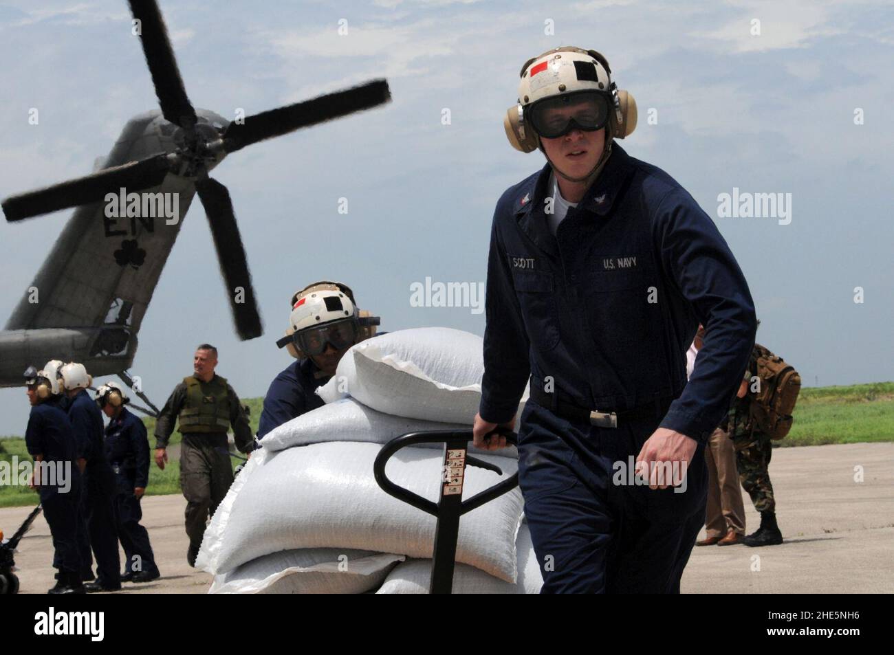 Seeleute helfen bei Katastrophenhilfe Fortführung des Versprechens 08 Stockfoto