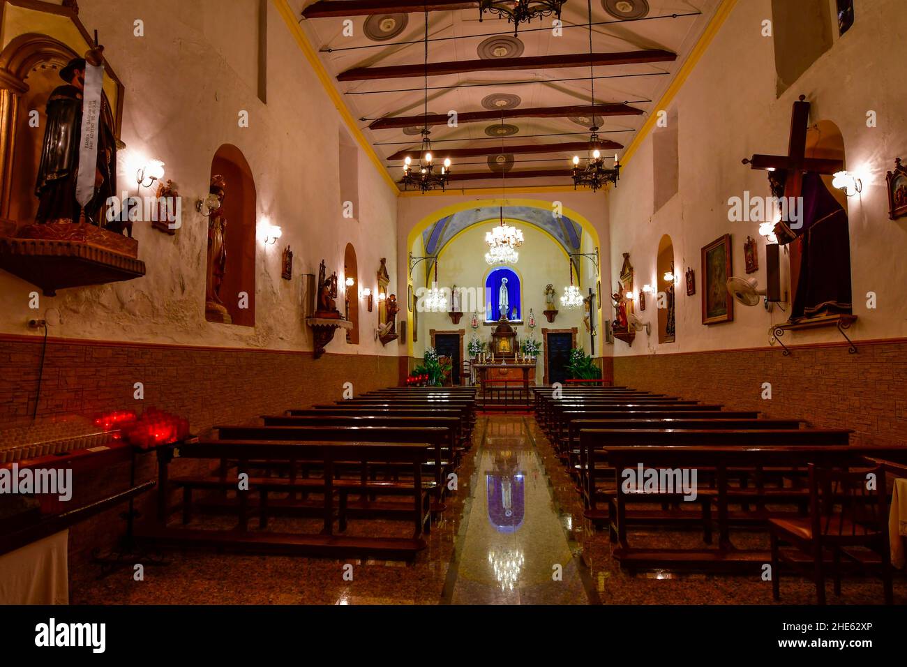 Innenraum der Kirche der Verkündigung von Alicum de Ortega, Granada. Stockfoto