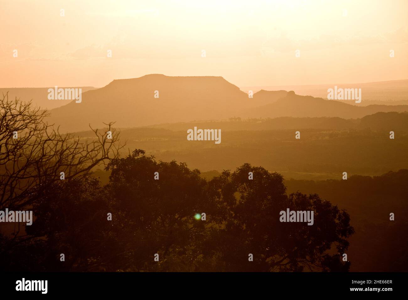 Panorama in Chapada dos Guimaraes (Plateau von Guimaraes), Mato Grosso, Brasilien. Hochwertige Fotos Stockfoto