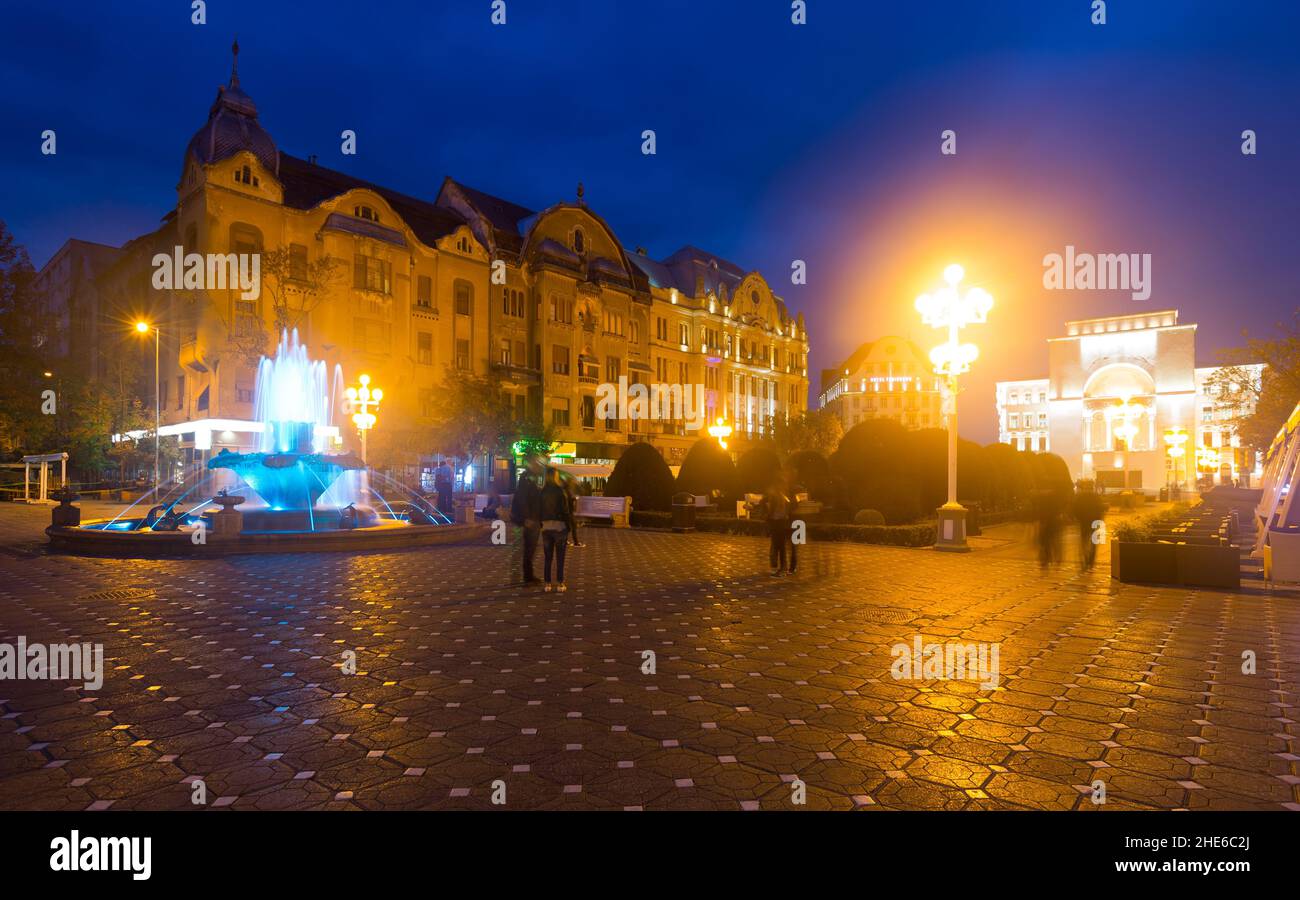 Victoriei Square mit farbigem Brunnen und National Opera Stockfoto