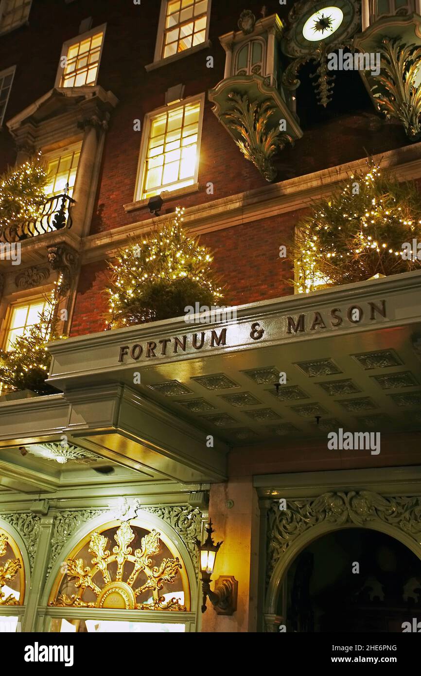 GROSSBRITANNIEN / England / London /Fortnum& Mason Kaufhaus zur weihnachtszeit. Stockfoto