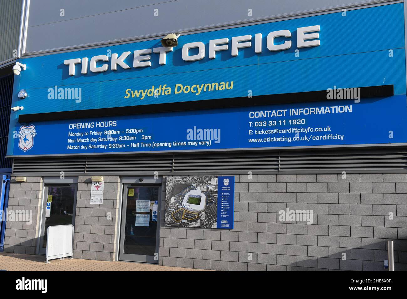 Allgemeine Ansicht des Cardiff City Stadions, Heimstadion von Cardiff City - Ticketschalter geschlossen, keine Suppoters aufgrund von walisischen COVID-Beschränkungen Stockfoto