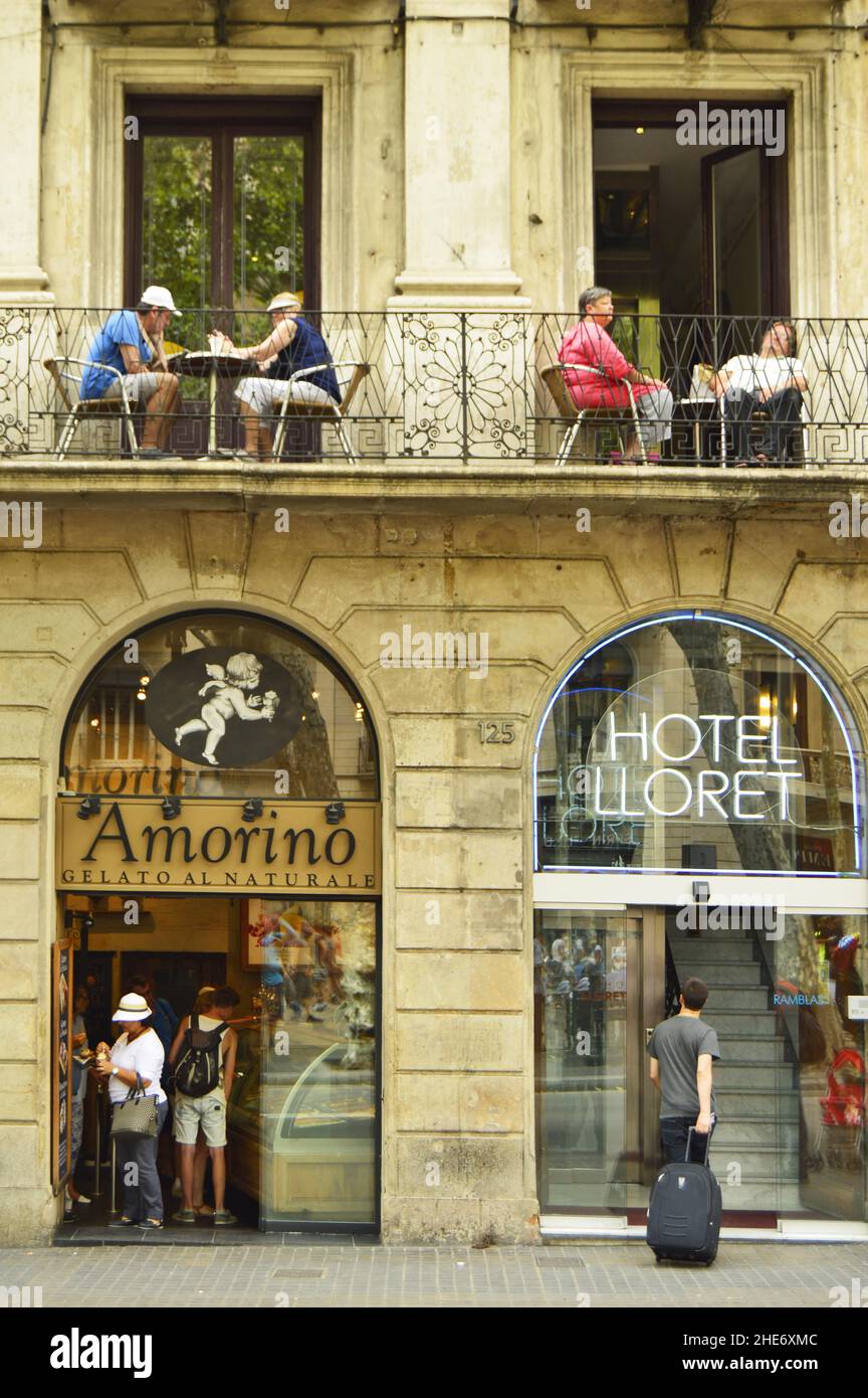 'Hotel Lloret' und Itaian-Stil Eis Restaurant 'Amorino"bei La Rambla Barcelona Katalonien Spanien Stockfoto