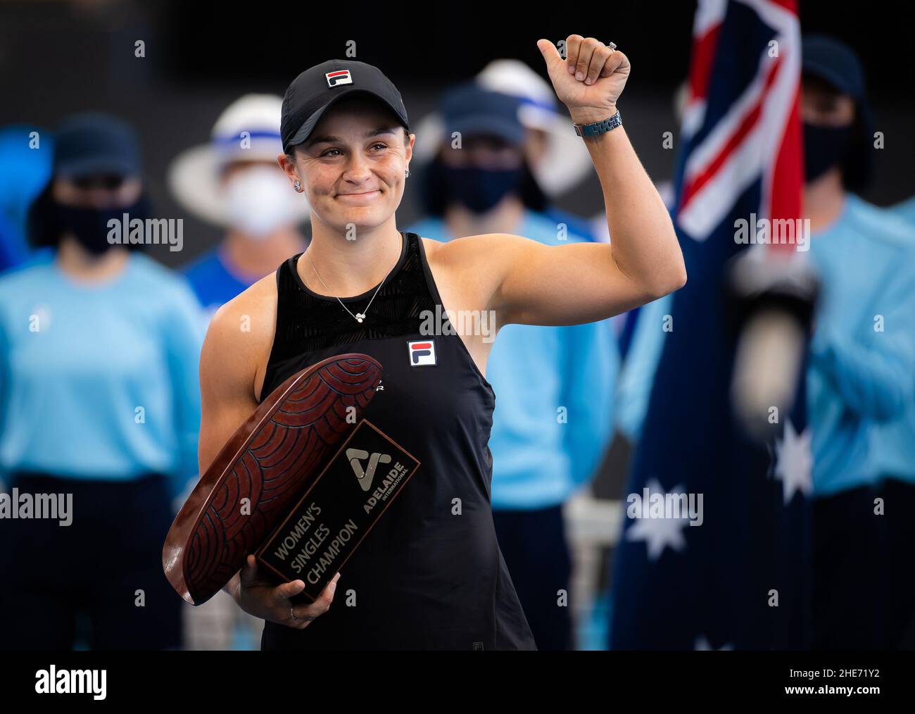 Ashleigh Barty aus Australien mit der Champions-Trophäe nach dem Finale des Adelaide International WTA 500 Tennisturniers 2022 am 9. Januar 2022 im Memorial Drive Tennis Center in Adelaide, Australien - Foto: Rob Prange/DPPI/LiveMedia Stockfoto