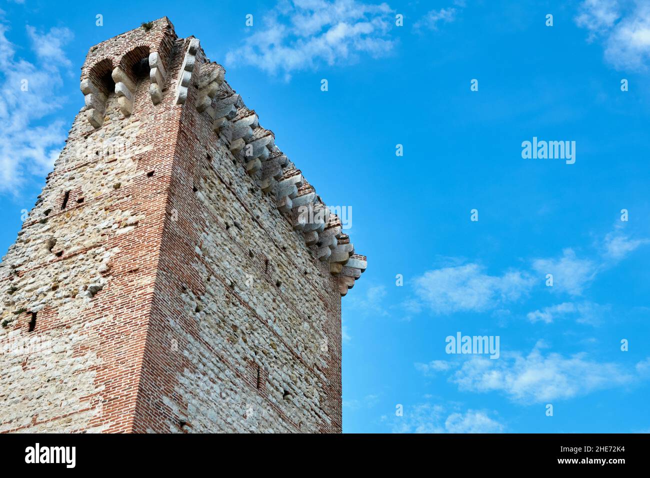 Montecchio Maggiore die Schlösser von Romeo und Julia in der Provinz Vicenza, Italien. Das Schloss der Villa und das Schloss der Bellaguardia sind Stockfoto