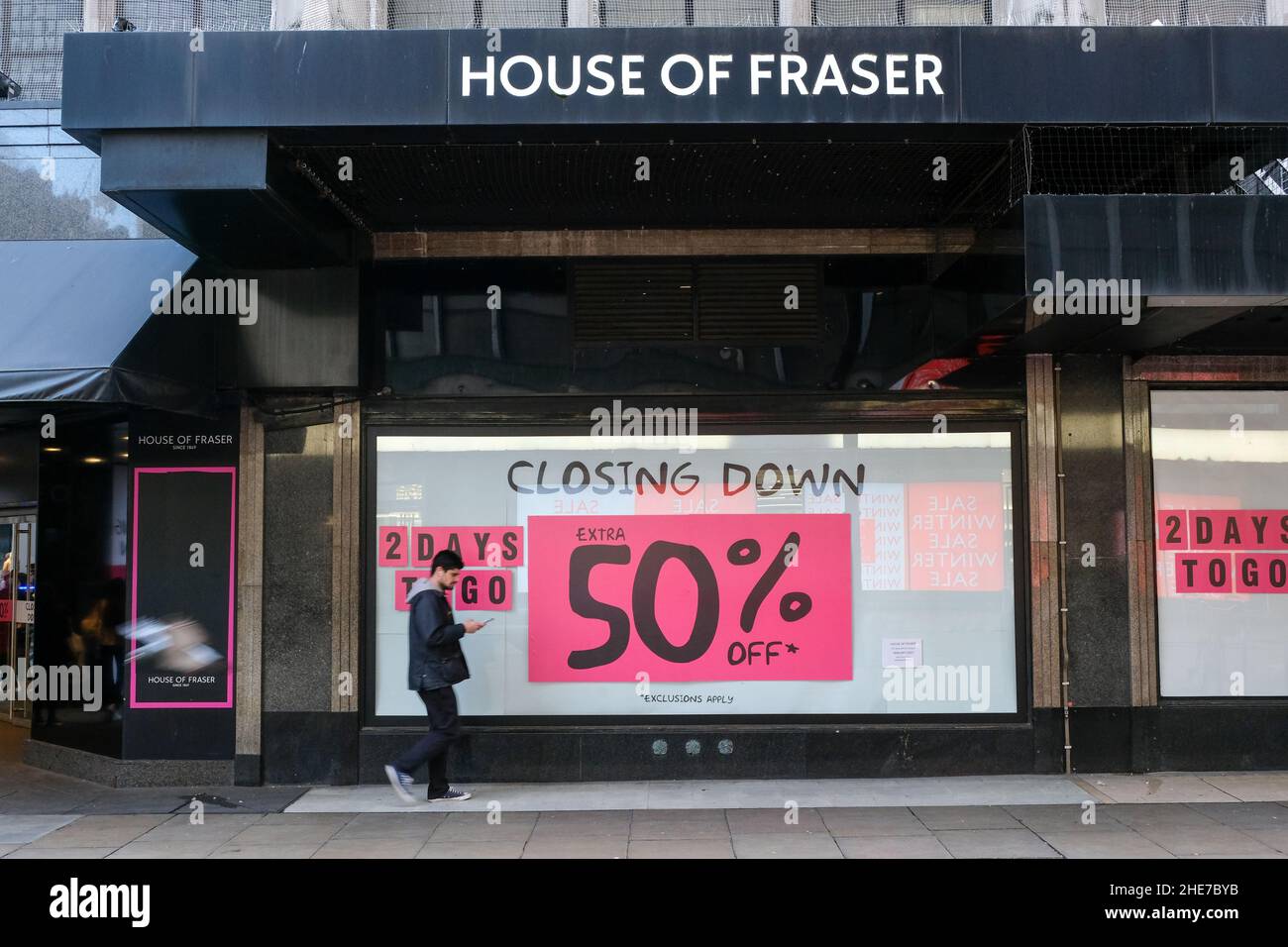 Oxford Street, London, Großbritannien. 9th. Januar 2022. Der Flagship-Store von House of Fraser in der Oxford Street schließt in zwei Tagen. Kredit: Matthew Chattle/Alamy Live Nachrichten Stockfoto