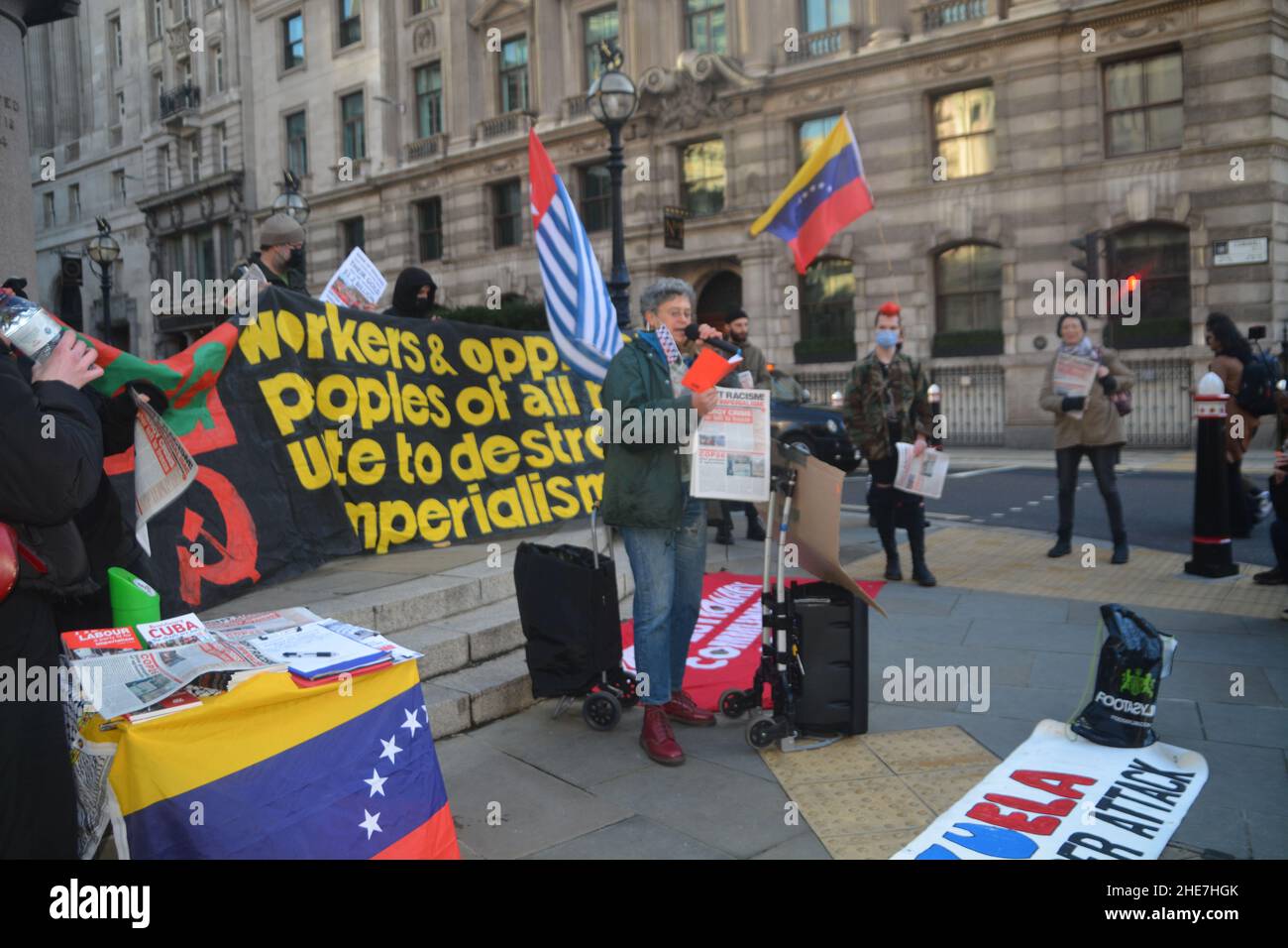 Demonstranten kamen zur Bank von england, um die Rückgabe von Goldlagerstätten zu fordern, trotz gerichtlicher Entscheidungen. Stockfoto