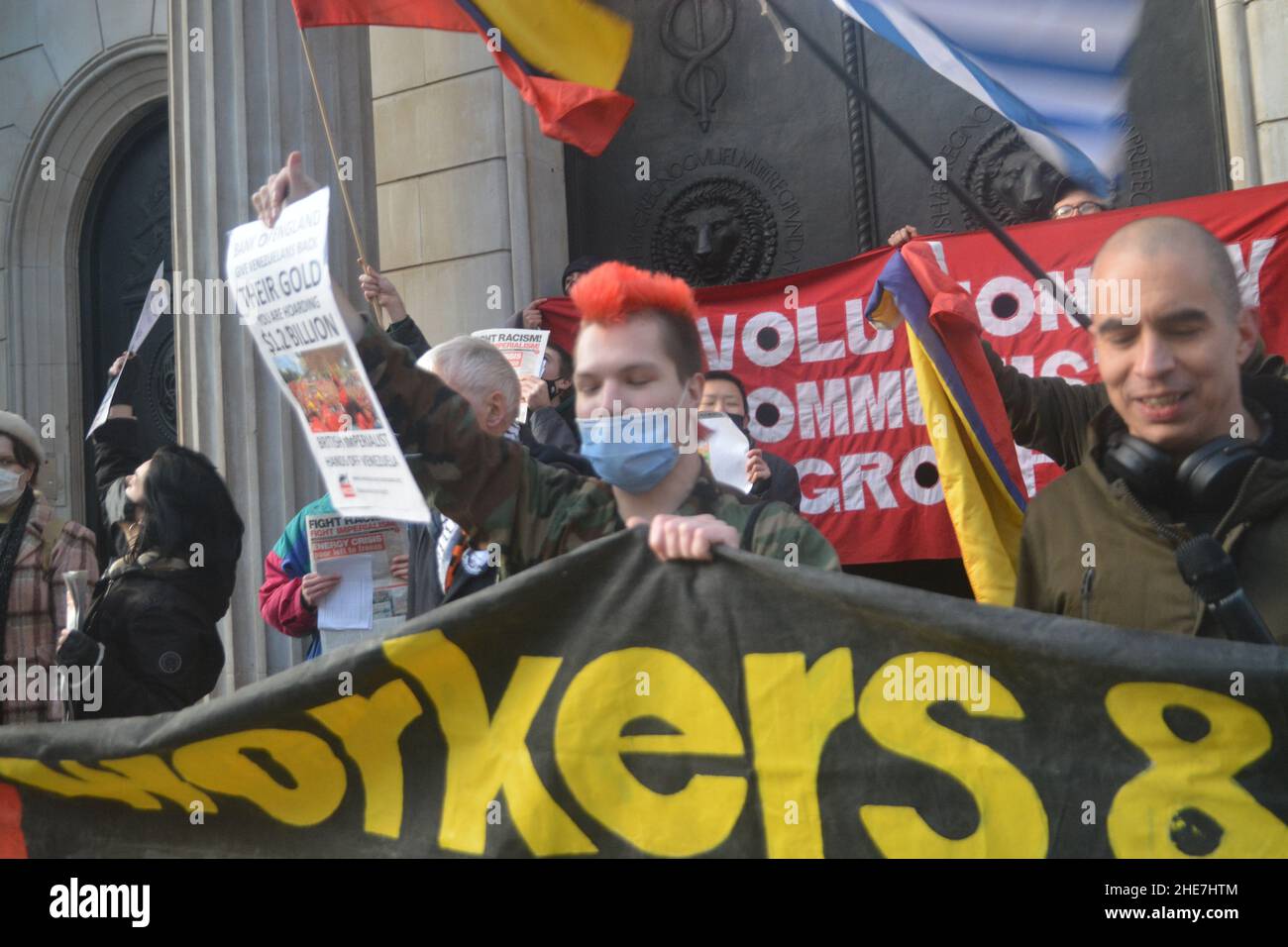 Demonstranten kamen zur Bank von england, um die Rückgabe von Goldlagerstätten zu fordern, trotz gerichtlicher Entscheidungen. Stockfoto