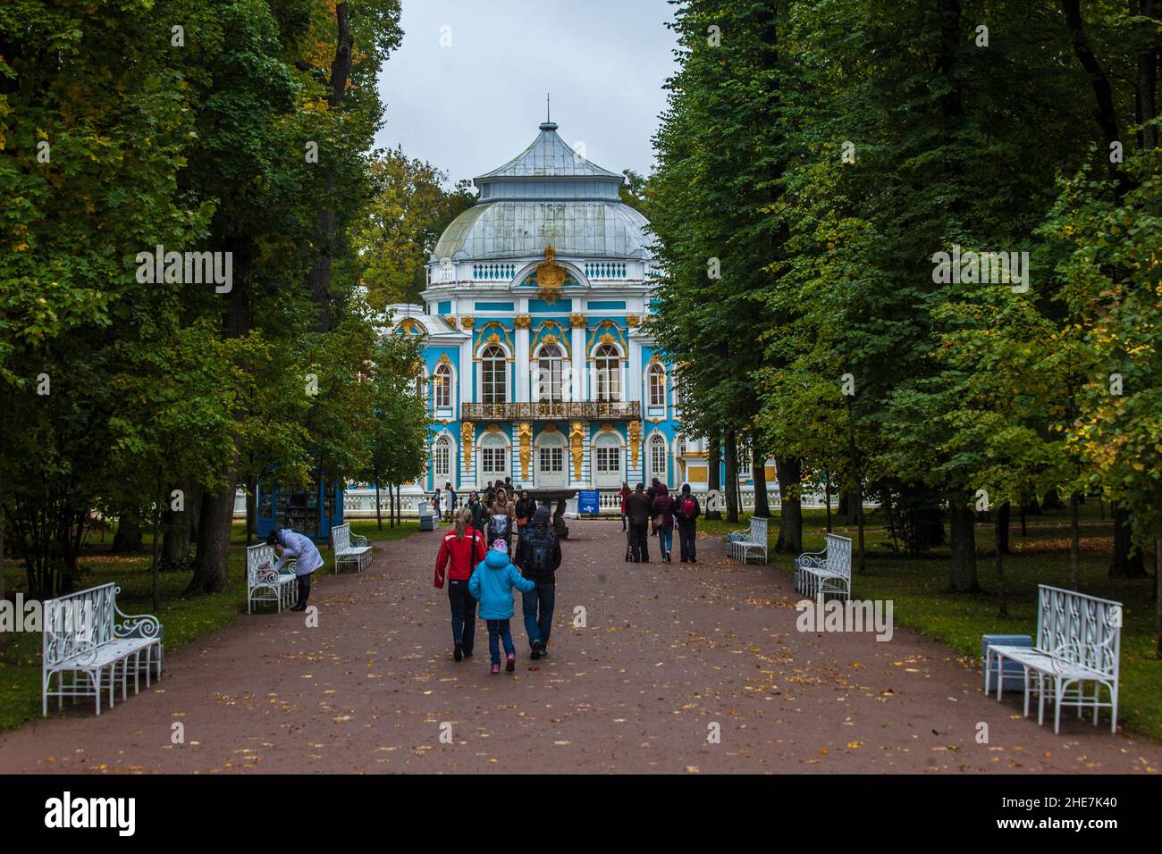 Tsarskoe Selo, Russia - Blick auf einen Palast im Residenzpark Stockfoto