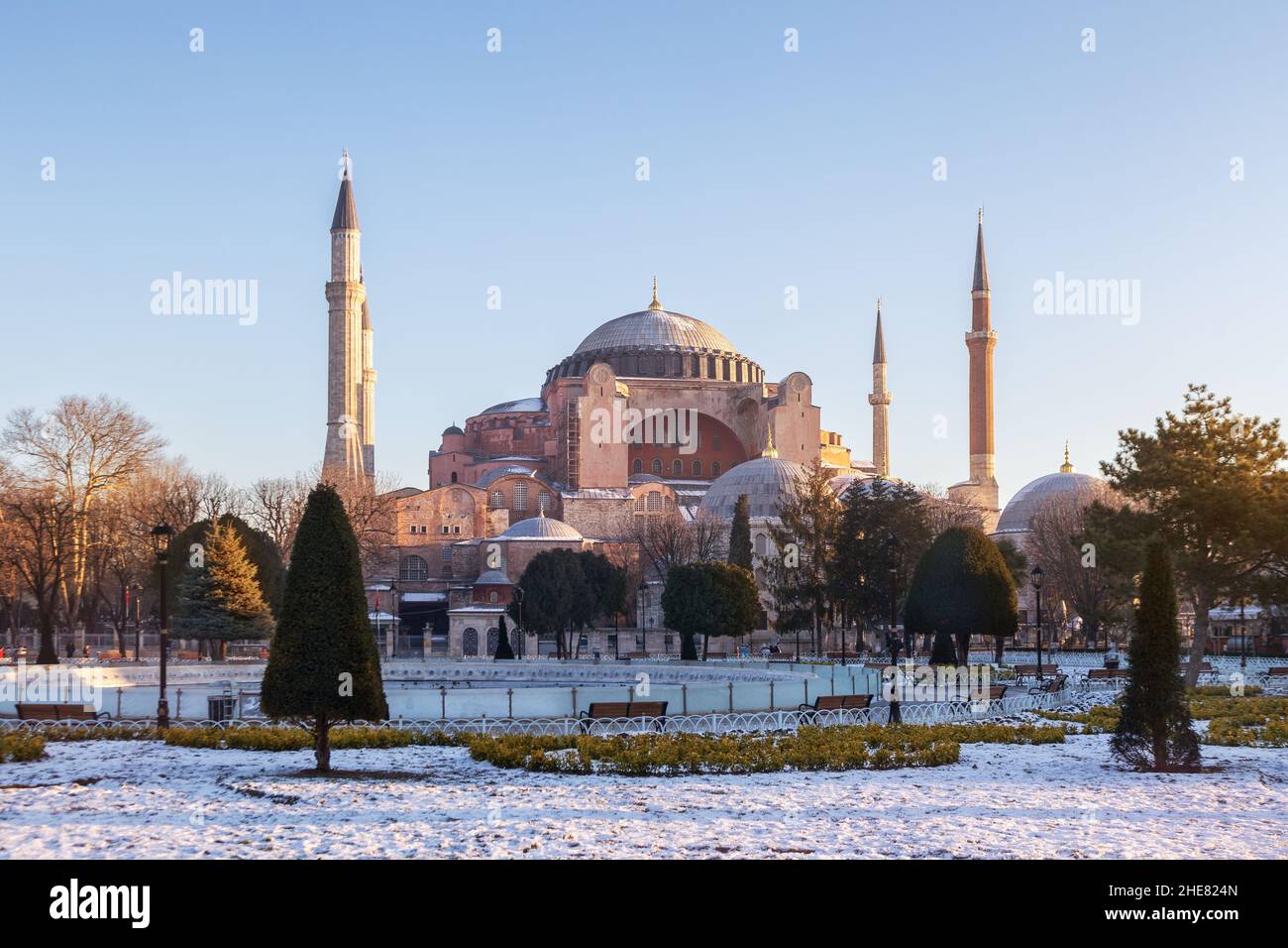 Hagia Sophia oder Aya Sofya an einem frostigen Wintermorgen in Istanbul, Türkei Stockfoto