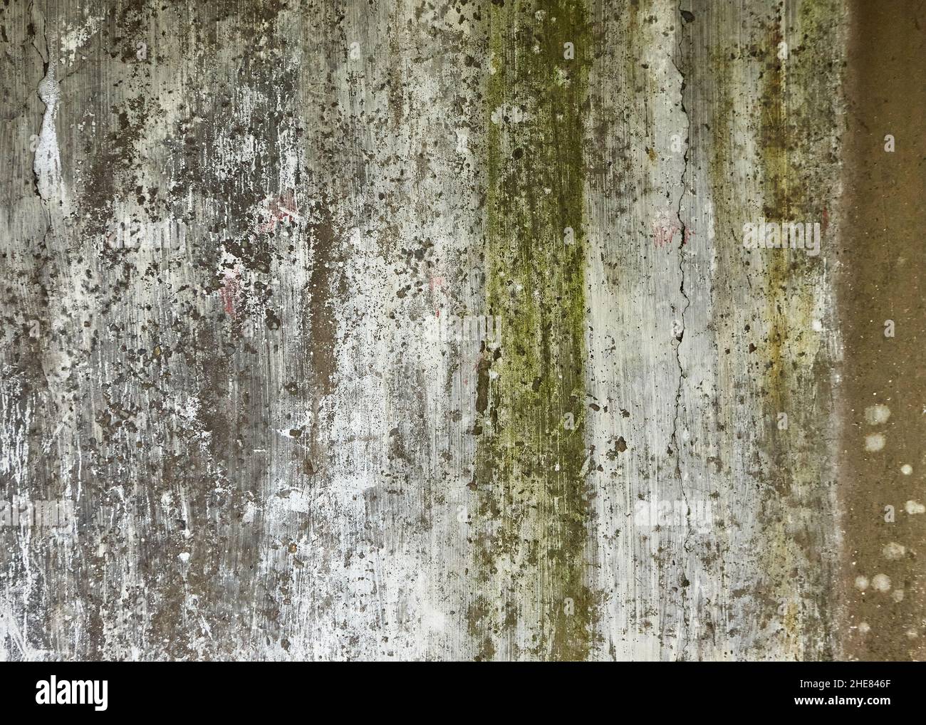 Abstrakte Textur an der alten Wand eines verlassenen Hauses. Ausgezeichneter abstrakter Hintergrund Stockfoto