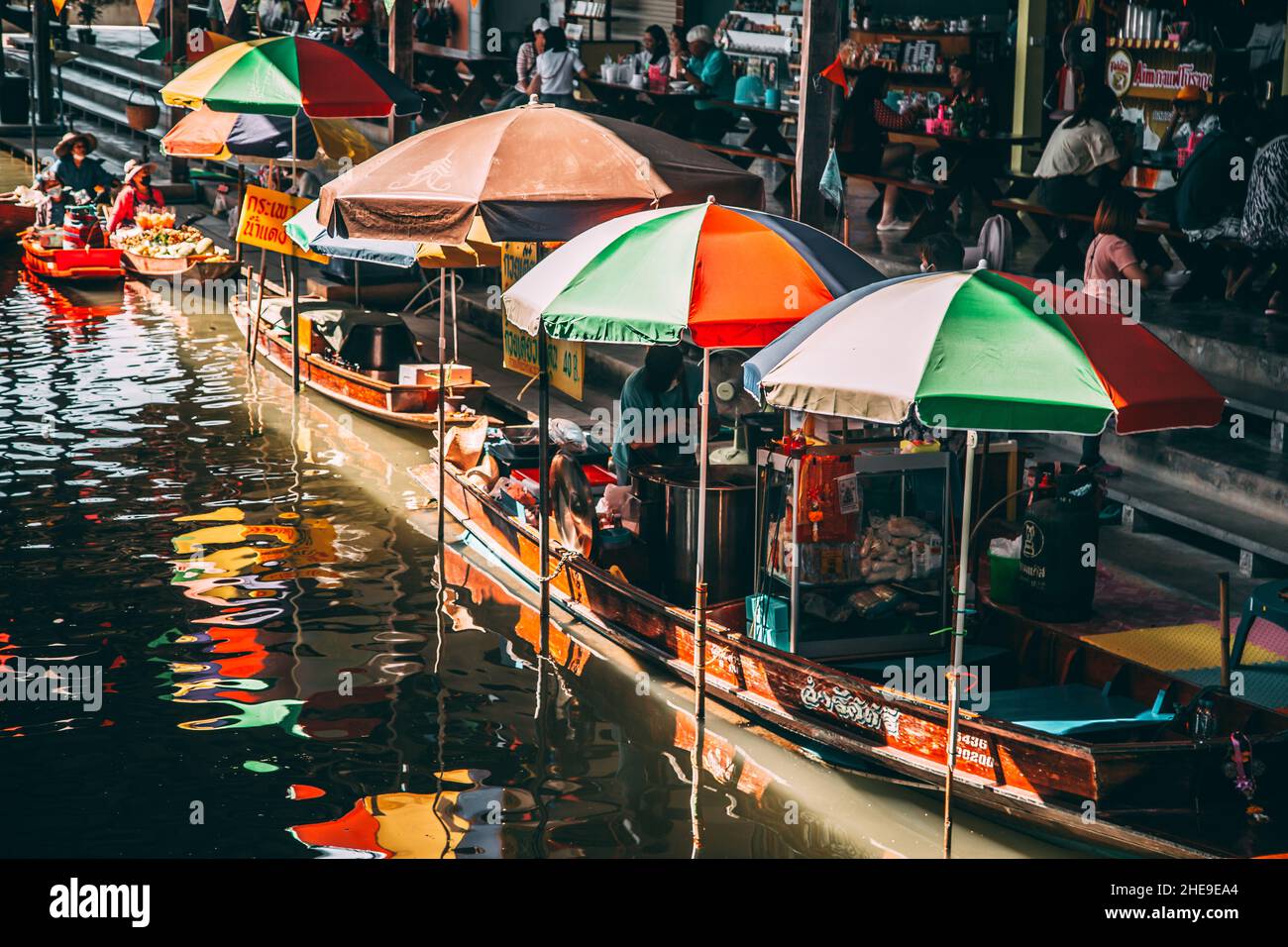 Damnoen Floating Market während des Covid in der Provinz Ratchaburi, Thailand Stockfoto