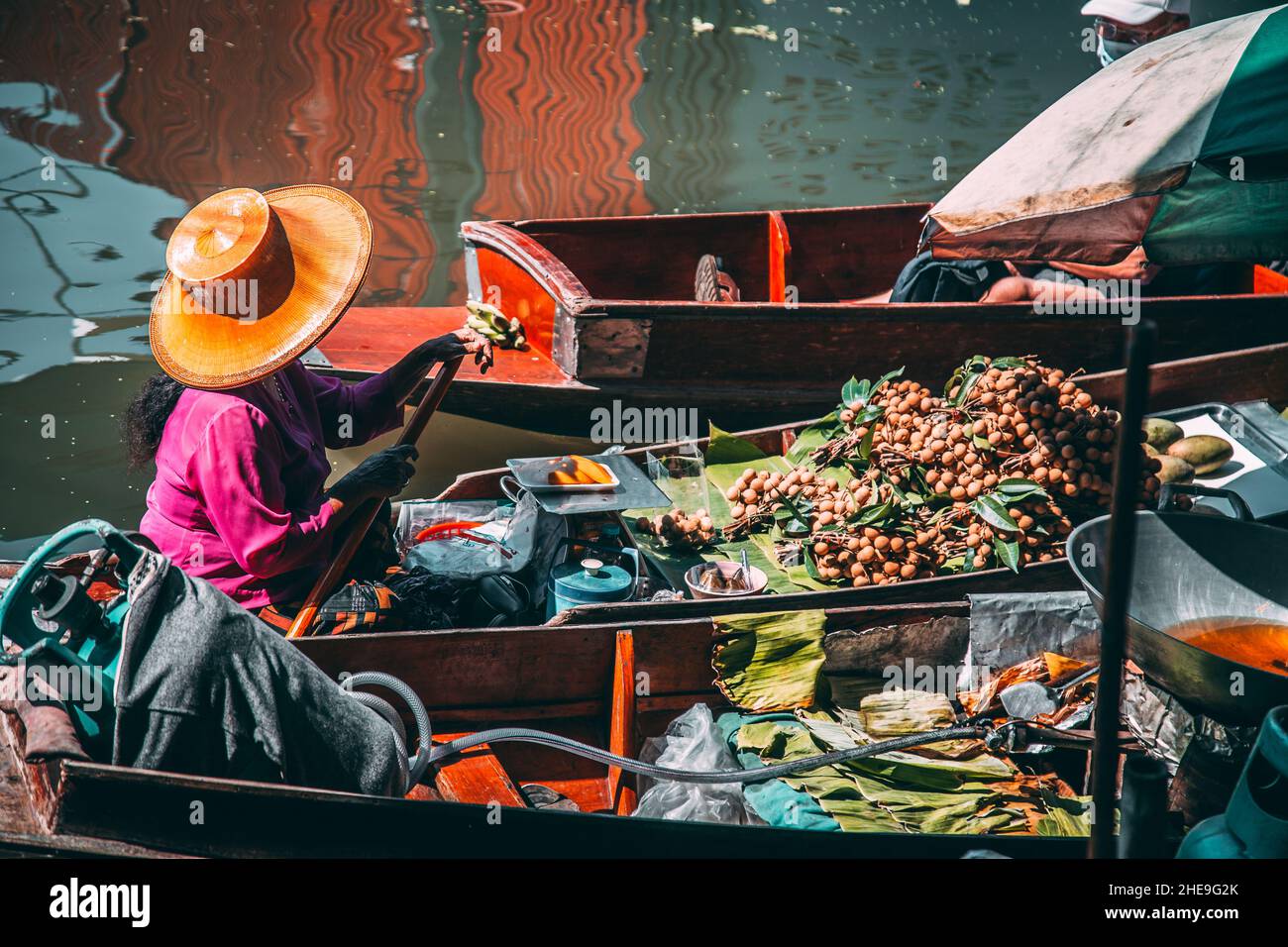 Damnoen Floating Market während des Covid in der Provinz Ratchaburi, Thailand Stockfoto
