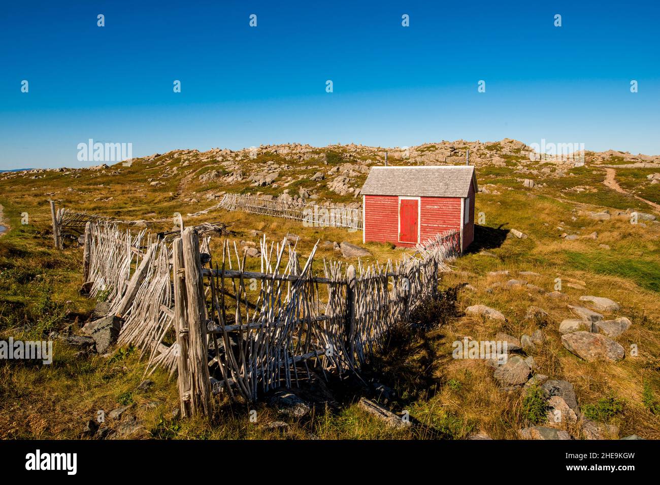 Alte Tierhaltung an der historischen Cape Bonavista Lighthouse Provincial Historic Site, Bonavista Peninsula, Neufundland, Kanada. Stockfoto