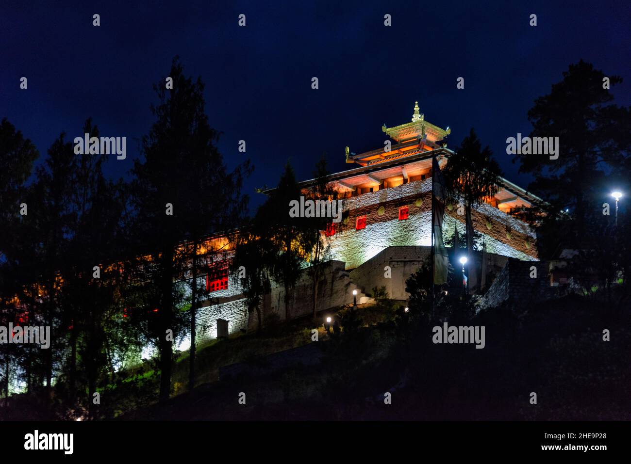 Nachtansicht von Changangkha Lhakhang, Thimphu, Bhutan Stockfoto