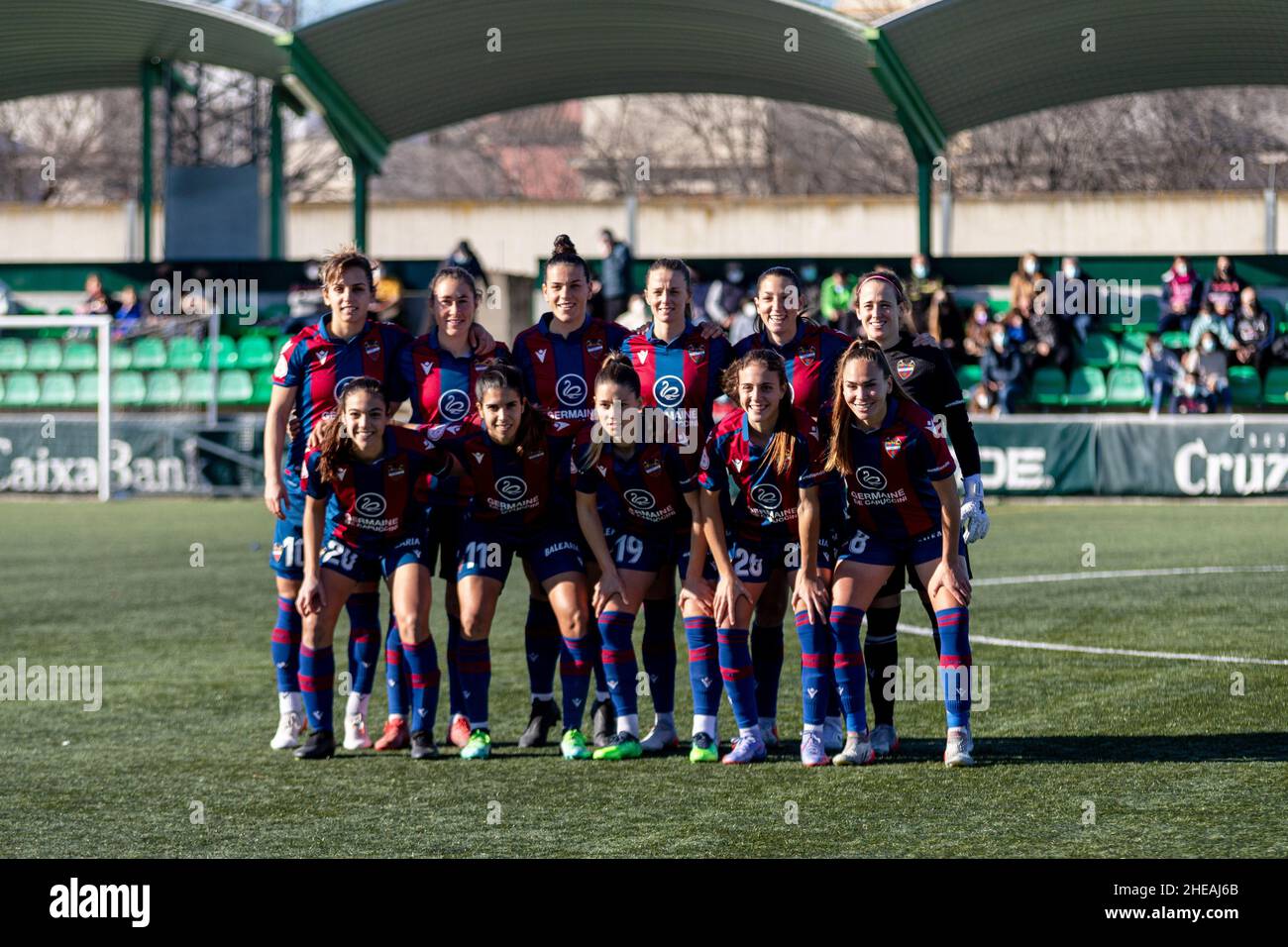 Sevilla, Spanien. 09th Januar 2022. Die Startelf der Levante UD Women stehen vor dem Primera Division Femenina-Spiel zwischen Real Betis Women und Levante UD Women in der Sportstadt Luis del Sol in Sevilla an. (Foto: Mario Diaz Rasero Kredit: Gonzales Foto/Alamy Live News Stockfoto