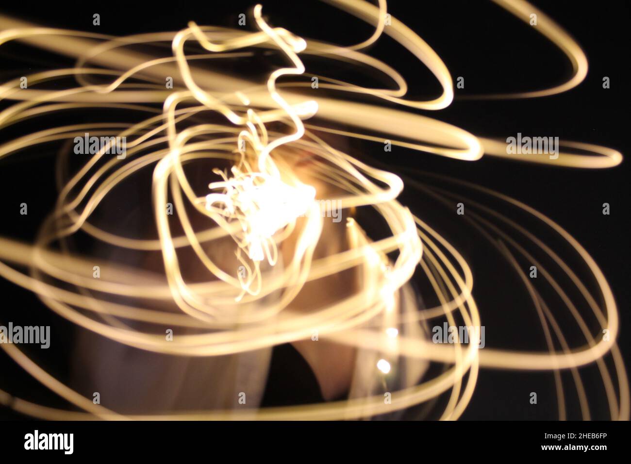 Lichterketten an der Nachtsüste Stockfoto