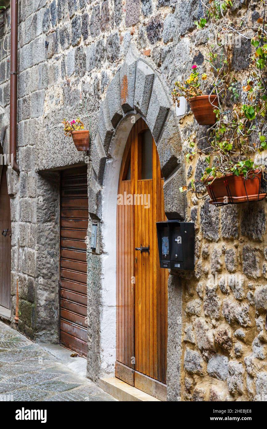 Tür zu einem Haus in einer Altstadt Stockfoto