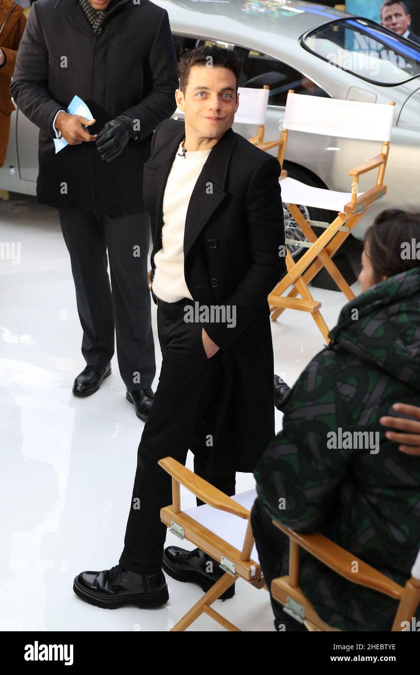 New York - NY - 20191204 die Darsteller und der Regisseur von James Bond No Time To die werden beim Interview beim Good Morning America in Times SquareManhattan abgebildet. -IM BILD: Rami Malek Jose Perez Stockfoto
