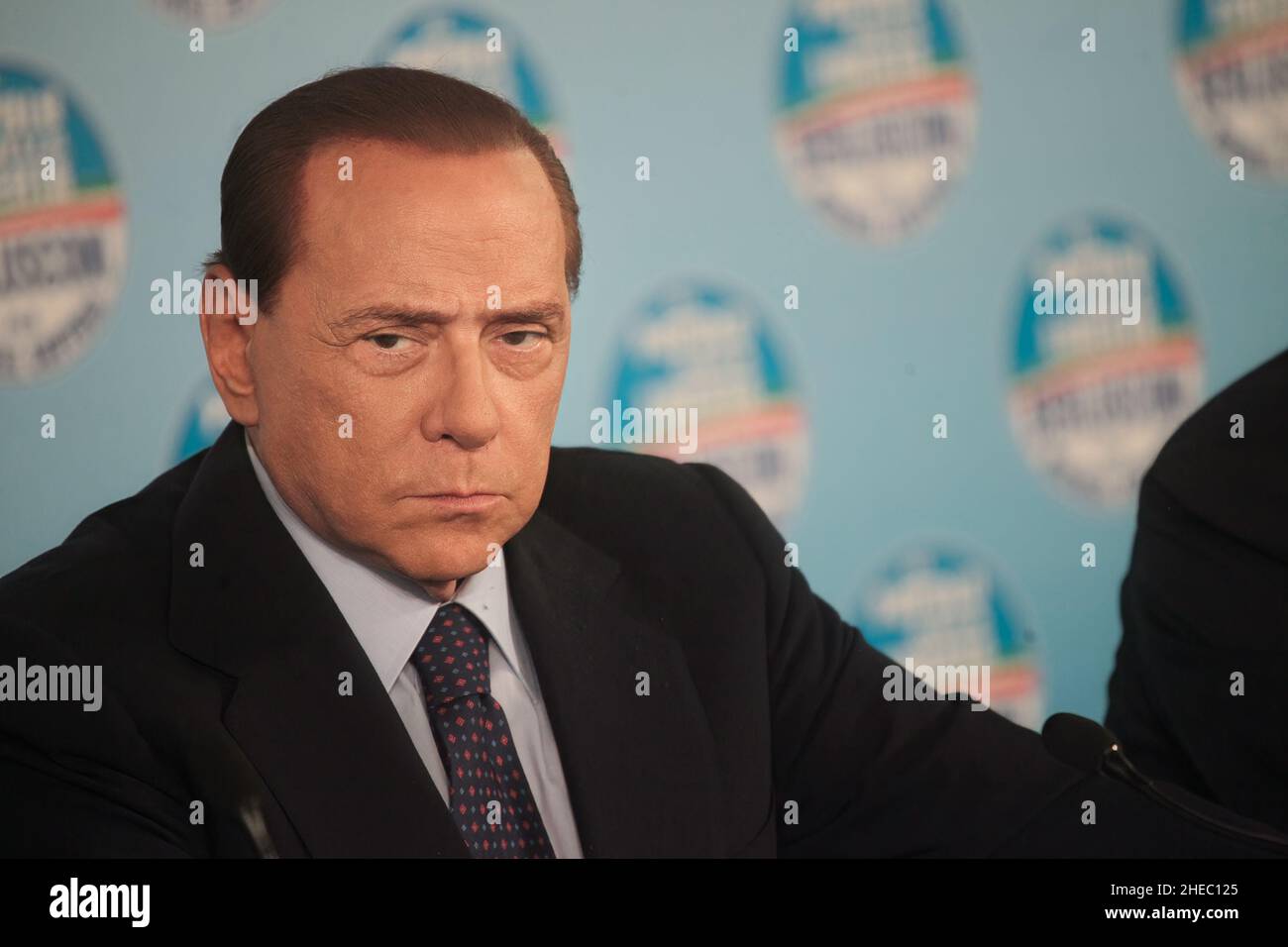 Silvio Berlusconi, Anführer von Forza Italia, während einer Pressekonferenz im Wahlkampf. Mailand, Italien - März 2011 Stockfoto