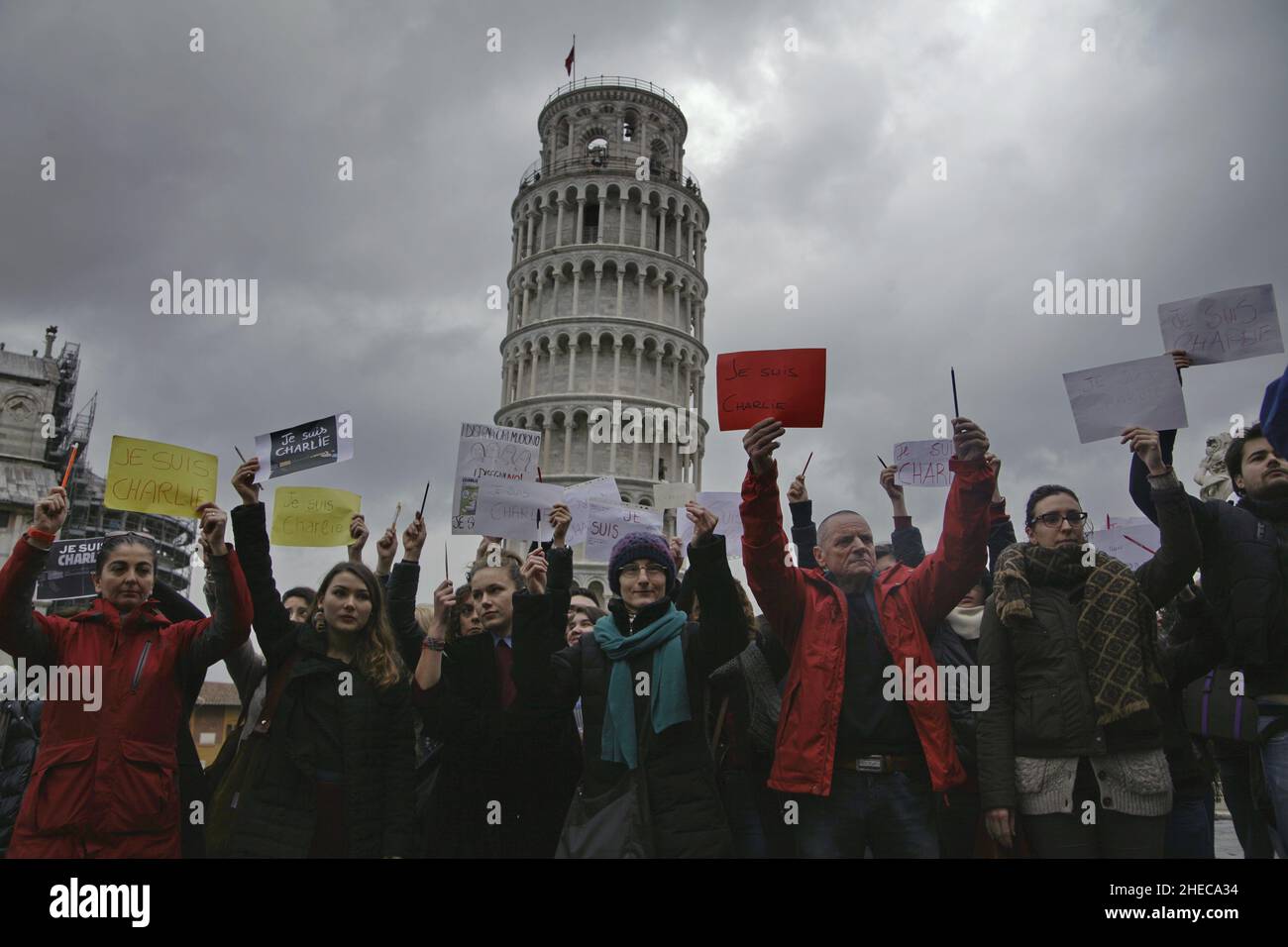 11. Januar 2015 - Pisa, Italien - Solidaritätsdemonstration an die bei dem Terroranschlag in Paris verstorbenen Charlie Hebdo-Journalisten Stockfoto