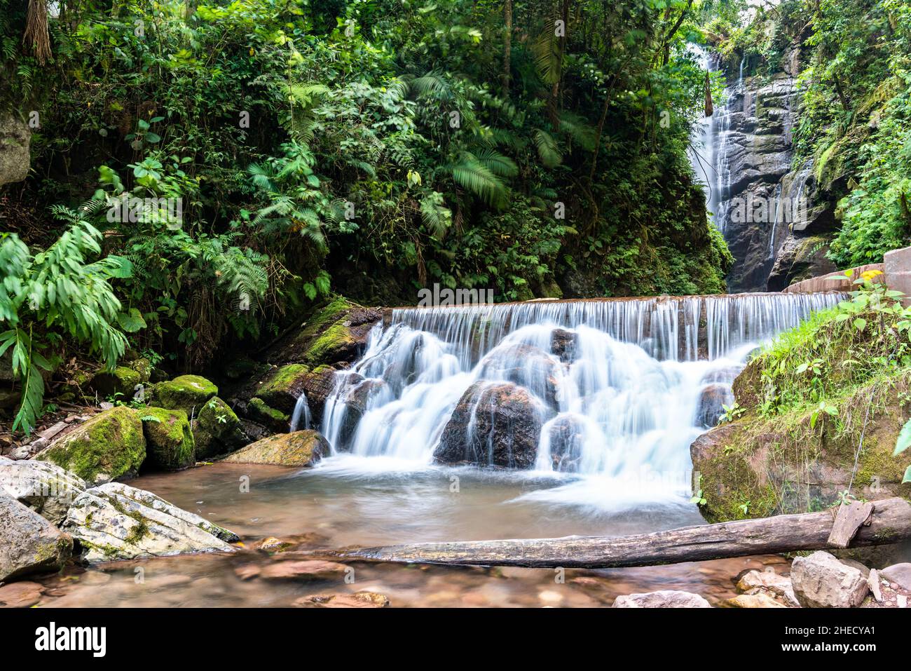 Rio Tigre Wasserfall im Dschungel von Oxapampa in Peru Stockfoto