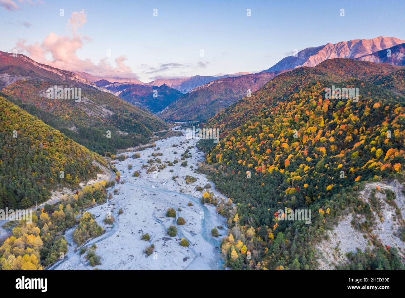 Frankreich, Alpes de Haute Provence, Reserve naturelle geologique de Haute Provence (geologisches Naturschutzgebiet Haute Provence), La Javie, Hochtal von Stockfoto
