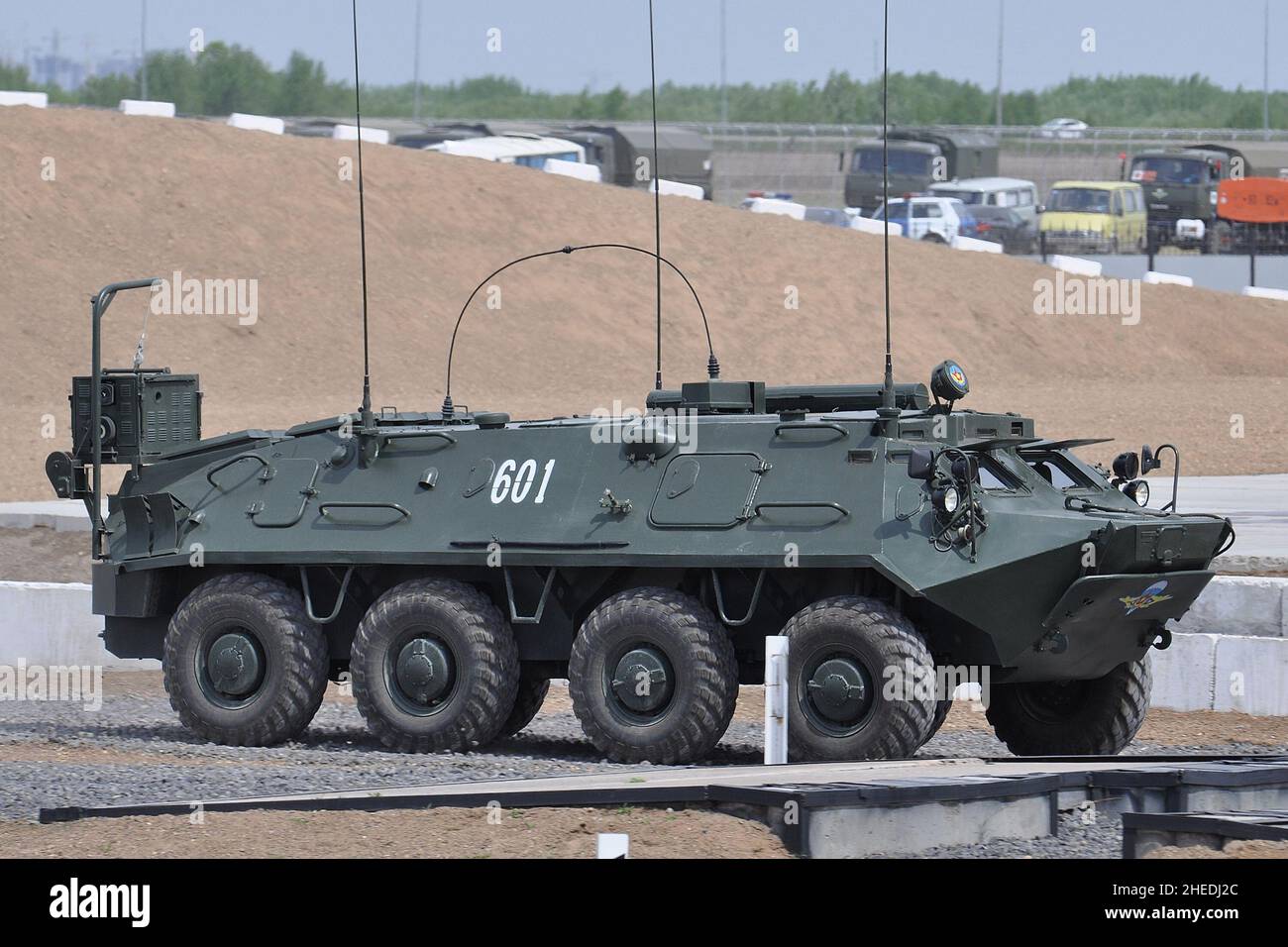 KASACHISCHE ARMEE BTR-80 KOMMANDOPOSTEN. Stockfoto