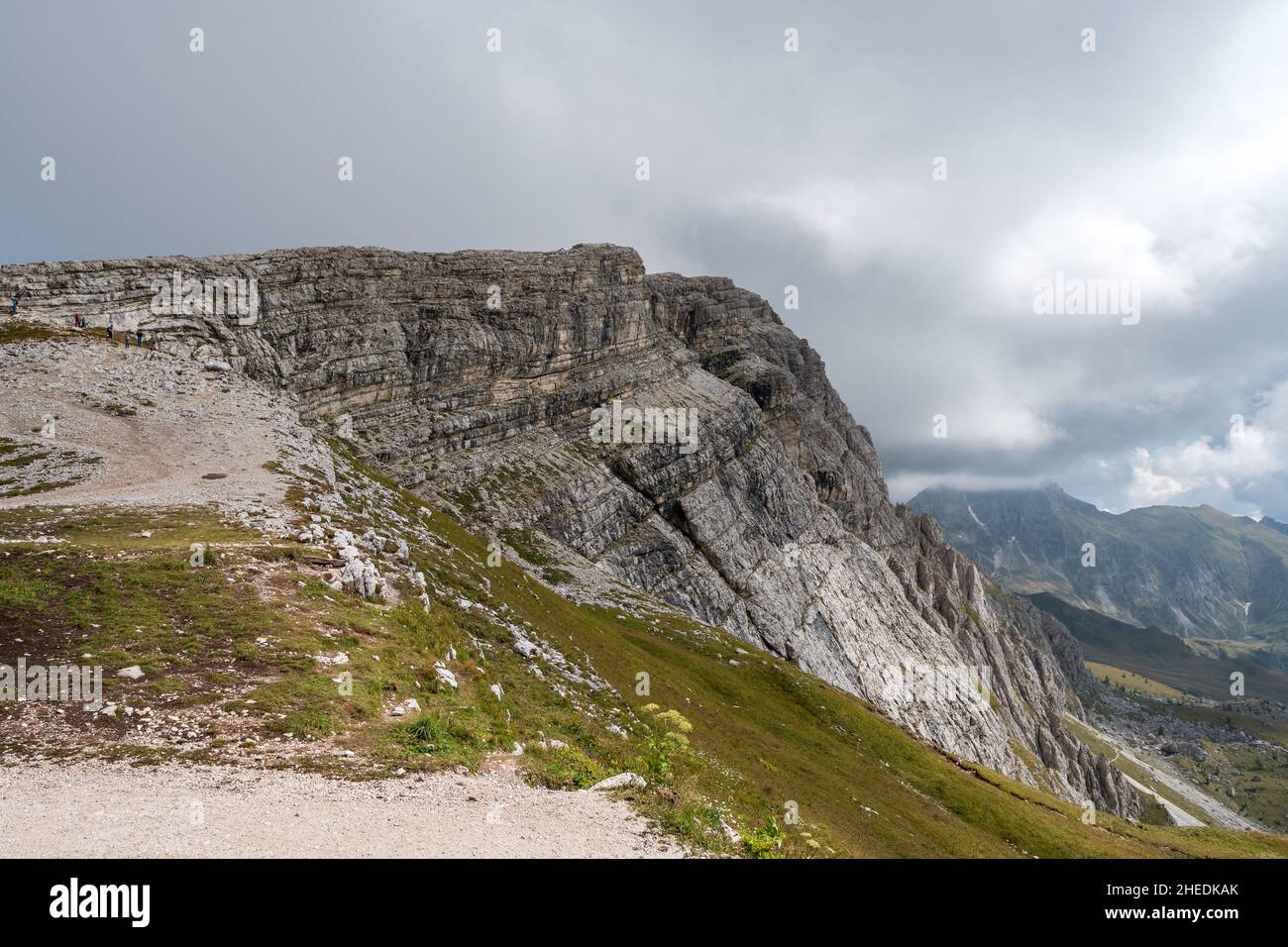 Forcella Nuvolau und Rifugio Averau (Hütte), der Weg zu den Cinque Torri. Nuvolau, Dolomiten Alpen, Italien Stockfoto