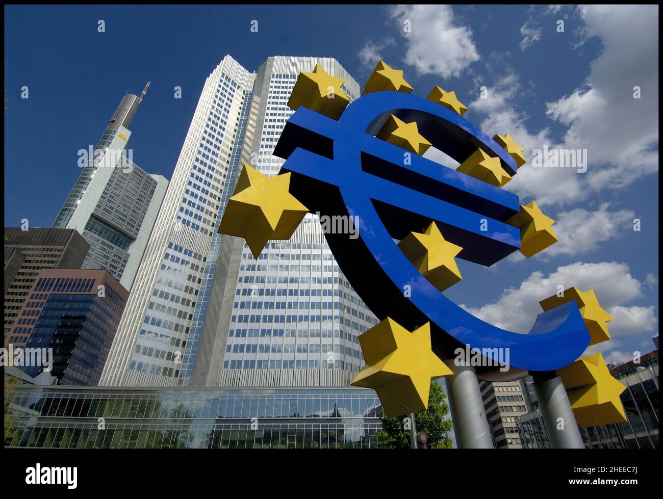 DEUTSCHLAND. FRANKFURT AM MAIN: AM WILLY-BRANDT-PLATZ, DEM HAUPTSITZ DER EUROPÄISCHEN ZENTRALBANK. Stockfoto