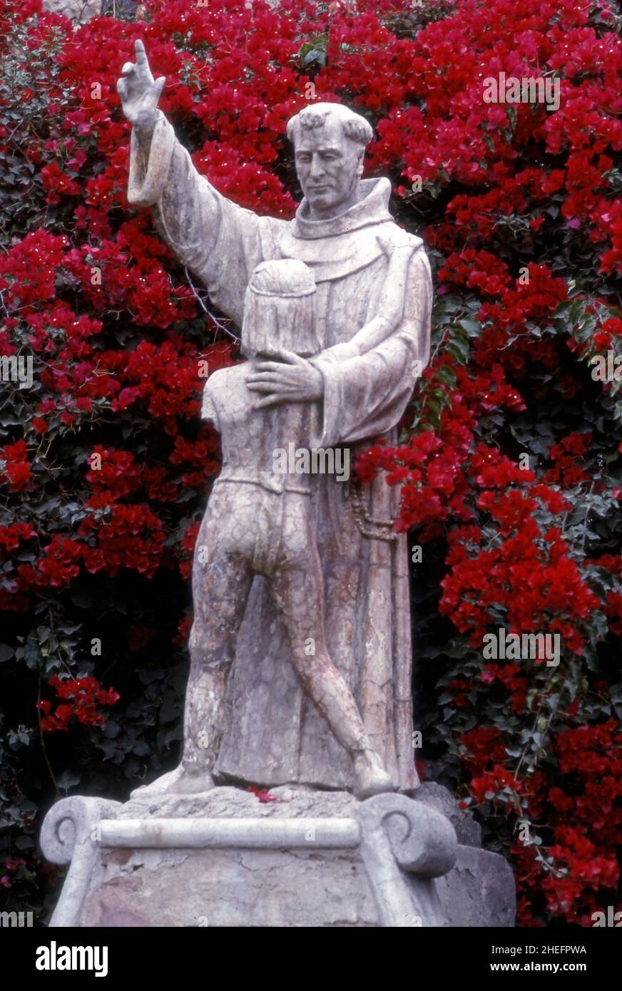 Statue von Pater Junipero Serra in der Mission in San Juan Capistrano in Südkalifornien. Stockfoto