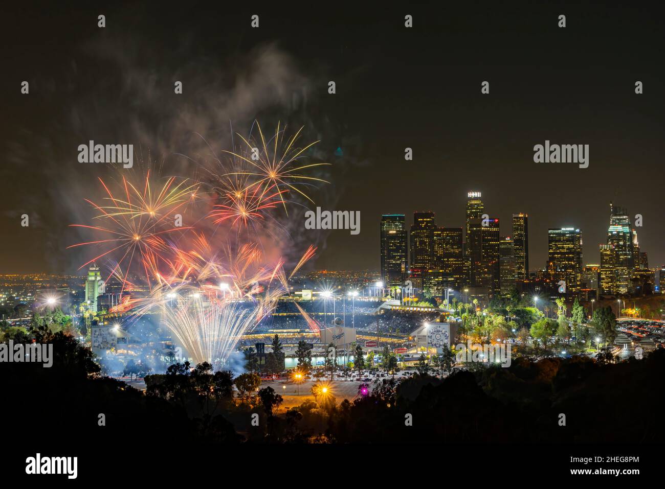 Los Angeles, 29. JUL 2016 - wunderschönes Feuerwerk über dem berühmten Dodger Stadium Stockfoto