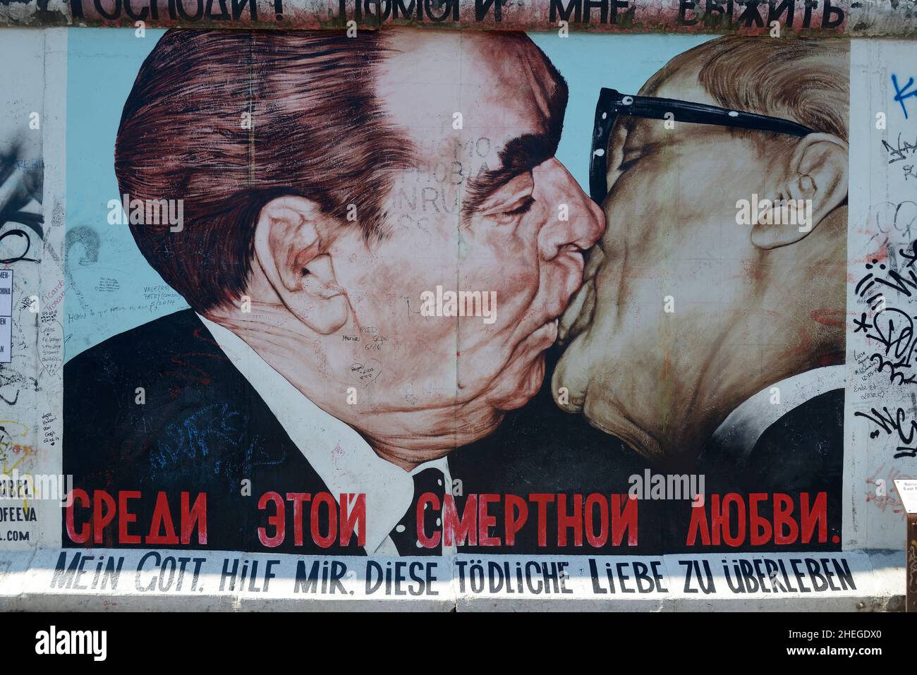 DEUTSCHLAND, BERLIN, FRIEDRICHSHAIN-KREUZBERG EAST SIDE GALLERY, MEIN GOTT, HILF MIR, DIESE TÖDLICHE LIEBE ZU ÜBERLEBEN (HONECKER KÜSST BREZHNEV) DMITRI VRUBE Stockfoto