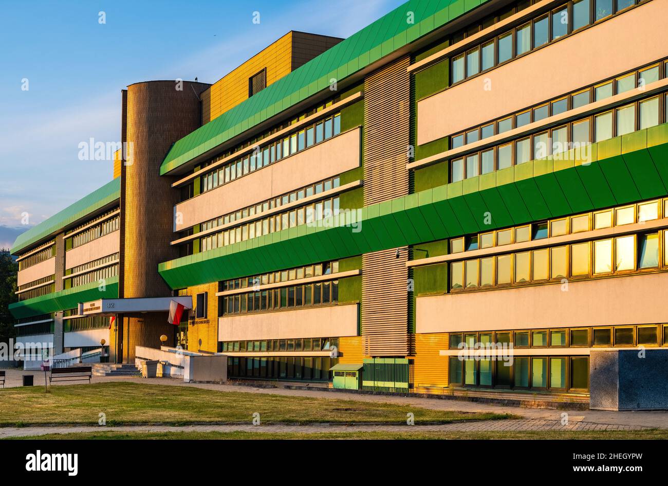 Warschau, Polen - 22. Mai 2020: Campus der Universität für Biowissenschaften SGGW mit Institut für Ernährungstechnik im Warschauer Stadtteil Ursynow Stockfoto